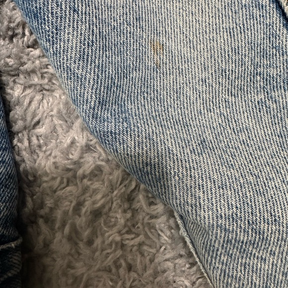 Vintage Levil's 80s 70904-
0317 denim jacket. - Picture 6 of 10